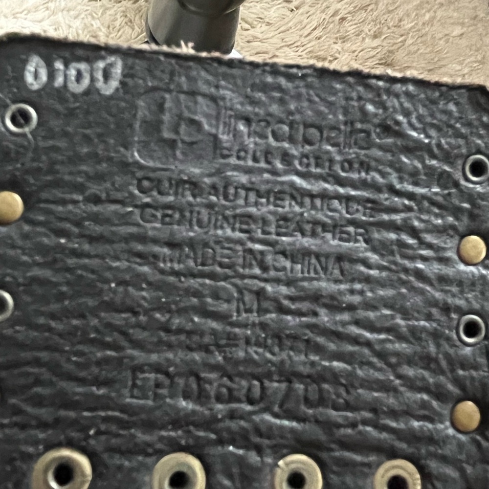 Linea Pelle genuine leather studded belt - Picture 3 of 3